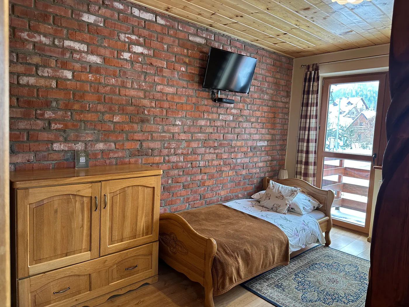 Pokój trzyosobowy z balkonem – noclegi Cisna Bieszczady