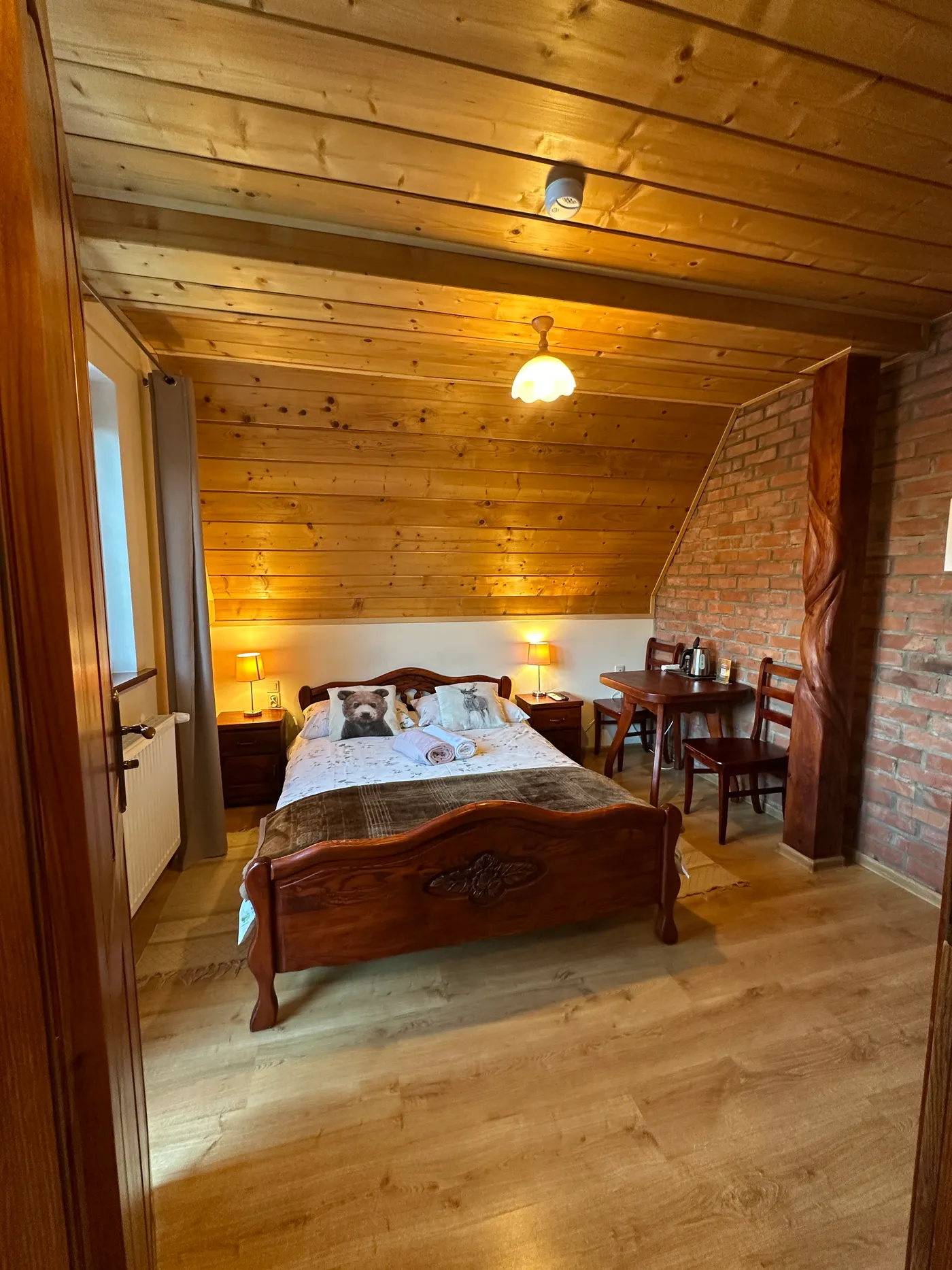 Pokój dwuosobowy z balkonem i widokiem na ogród – noclegi Cisna Bieszczady